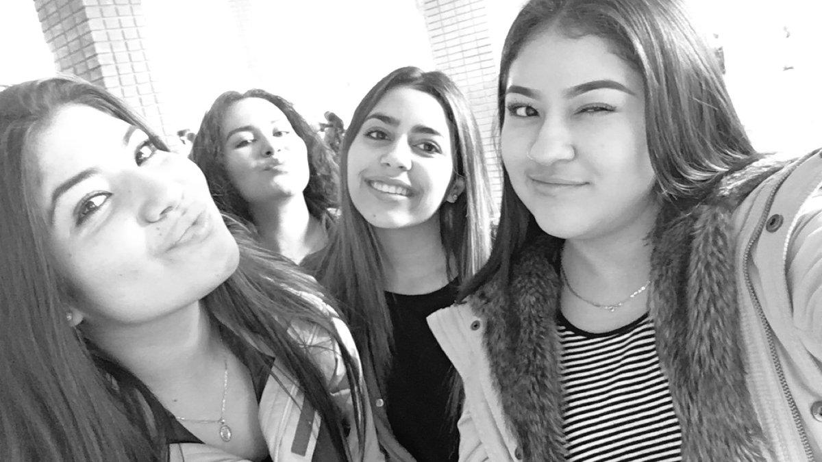 __vanessa01__'s tweet photo. so grateful💛
@Karennn510 @xoarmxo_ https://t.co/OfDRbuQb6y