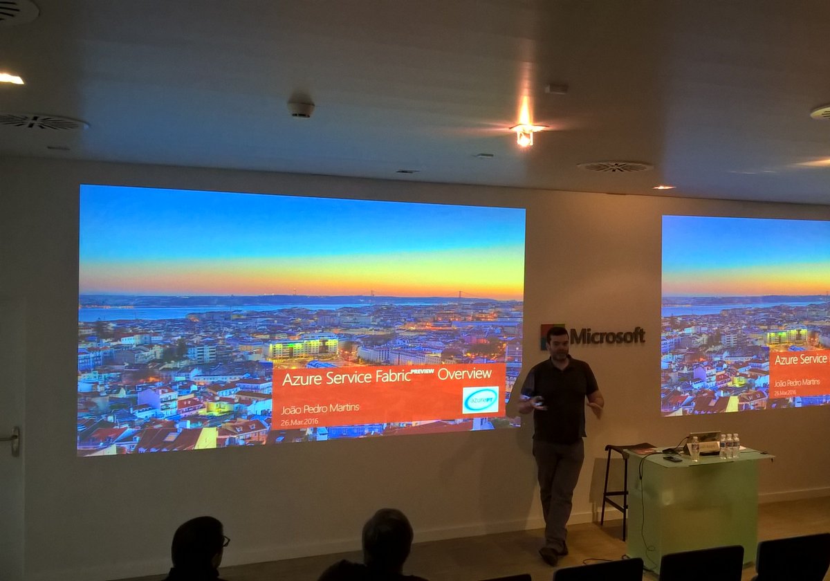 AzurePTUG's tweet image. .@lokijota is talking about #AzureServiceFabric at 9th #AzurePT meeting in Lisbon