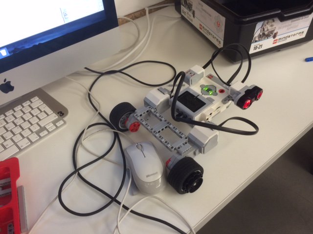 UTechLab's tweet photo. #Synthesizer #workshop και #RoboticsIII #workshop τώρα στο #Utechlab https://t.co/sqw5uHoaQ6