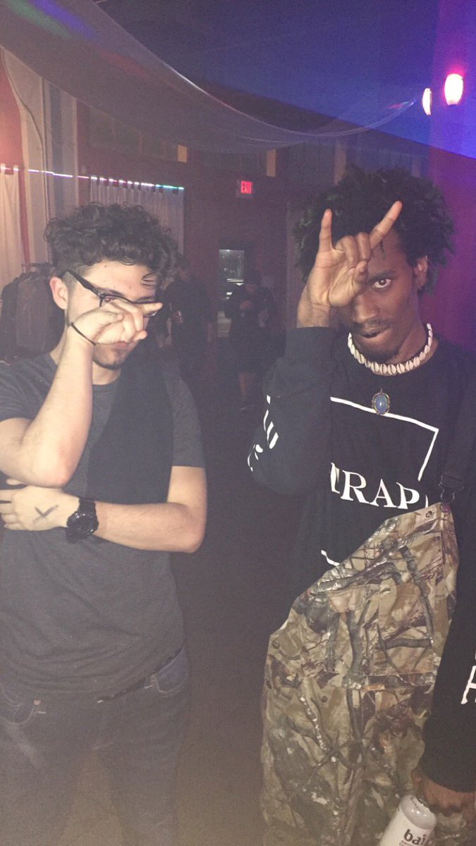 zay_skywalker10's tweet photo. @TrapSensei pulling up on some Pop Up shit 💯 https://t.co/AzajePA5XD