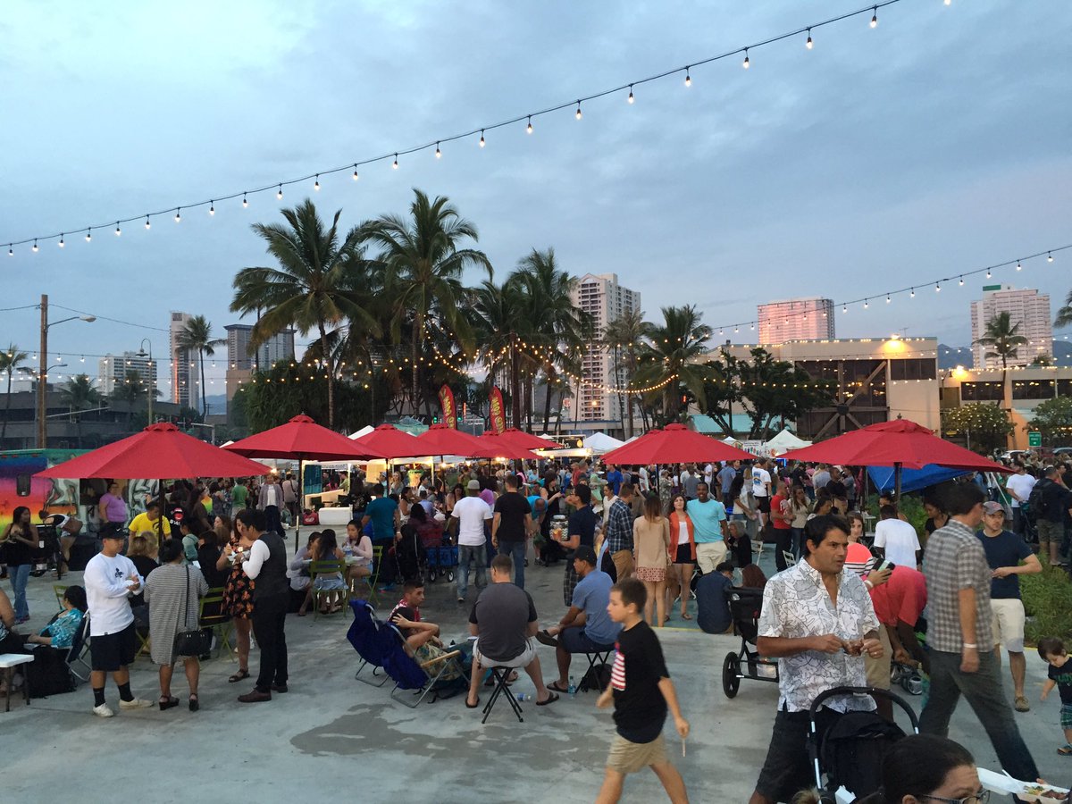 Still lots of time to enjoy the #streetgrindz at #eatthestreet tonight!