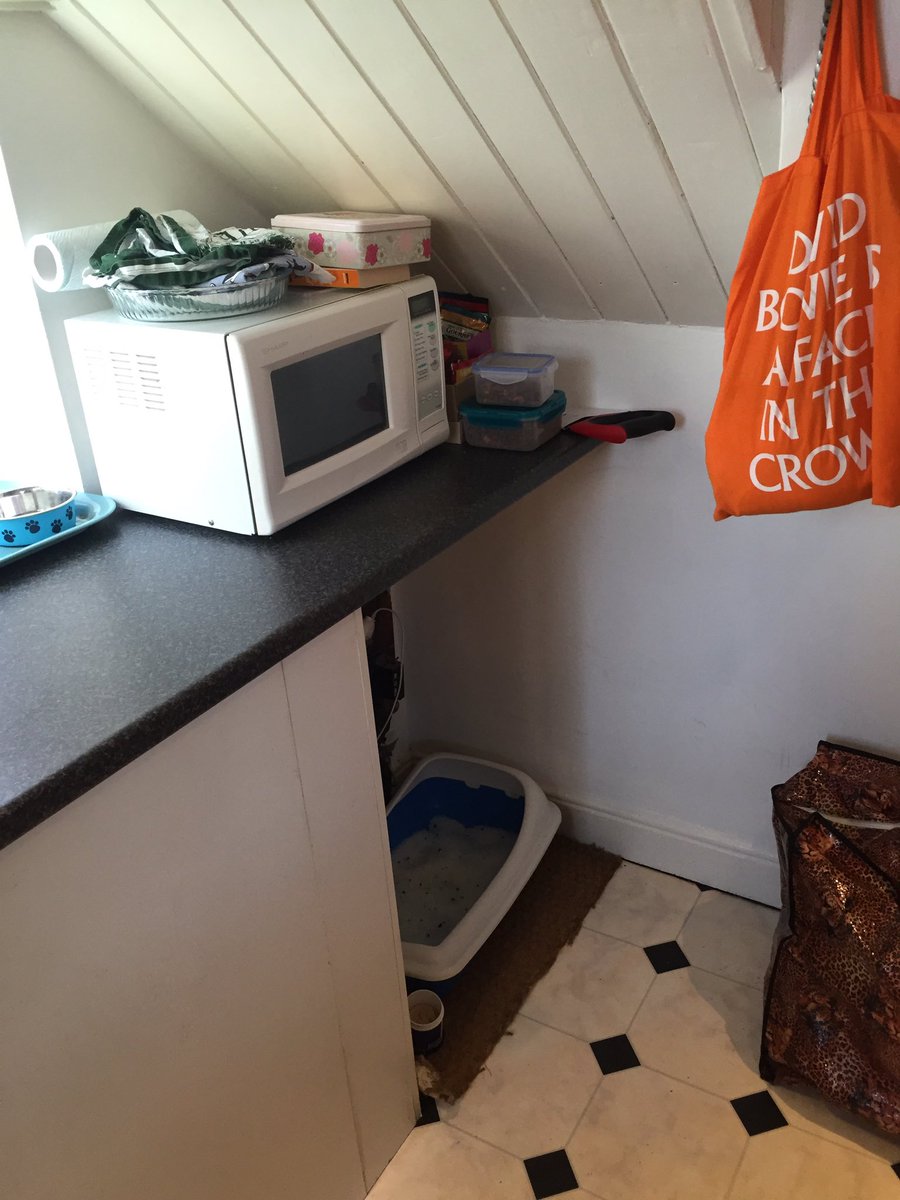 LtdPgr's tweet photo. Kitchen upgrade - before and after pics https://t.co/RQK2EUgbqd