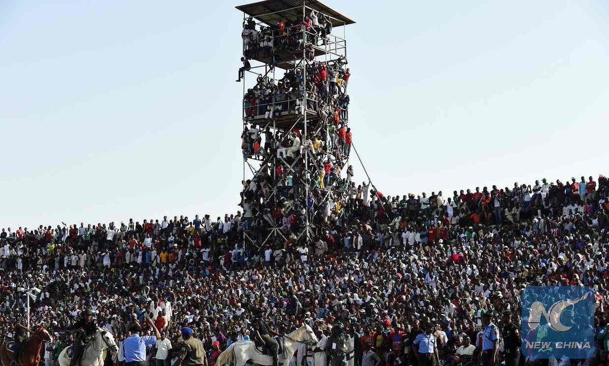 XHNews's tweet photo. 40,000 fans cram into 16,000-capacity venue in Nigeria to watch Nations Cup qualifier vs Egypt as gates open free https://t.co/8tJ2lxe1Nq