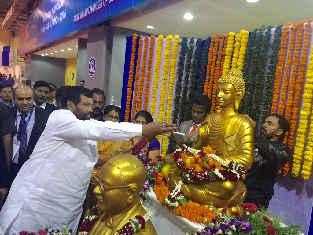 irvpaswan's tweet photo. दलित इंडियन चेम्बर आफ कामर्स &amp; इंडस्ट्रीज़ (DICCI)द्वारा आयोजित राष्ट्रीय व्यापार मेला 2016 मे शिरकत करते हुए। https://t.co/YONsKwexhz