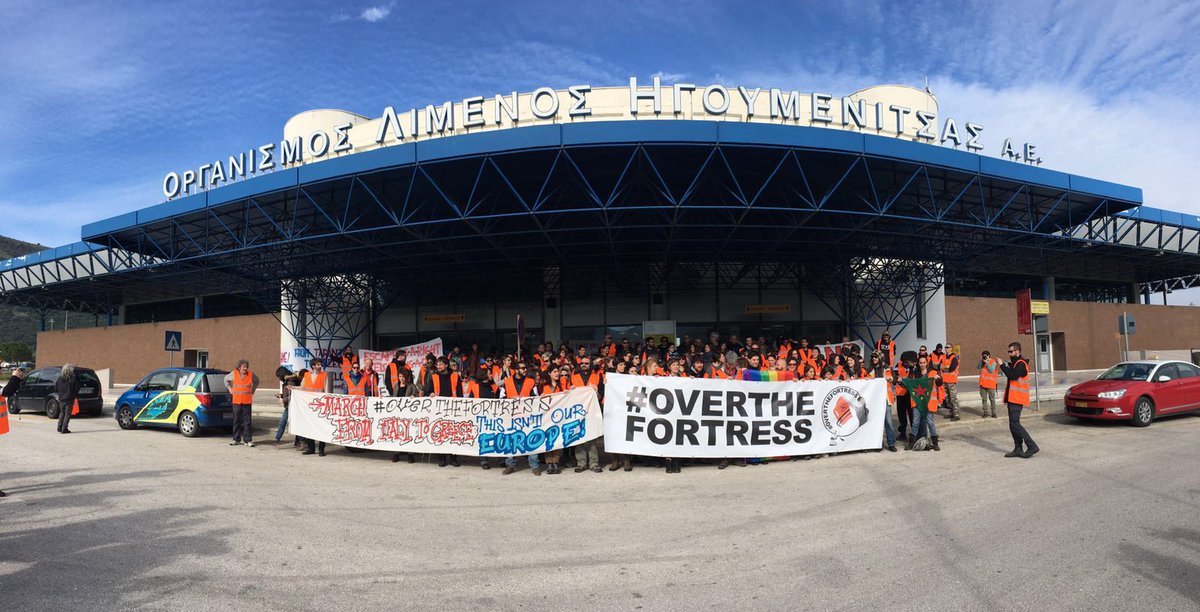 RivoltaPVC's tweet photo. #overthefortress la carovana solidale è sbarcata in grecia.
Aiuti per #idomeni @nuova_venezia @veneziatoday https://t.co/T2to8JHDrC