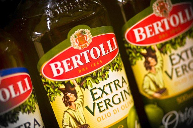 Olio di oliva Extra Vergine Carapelli e Bertolli richiamati per tracce di pesticidi