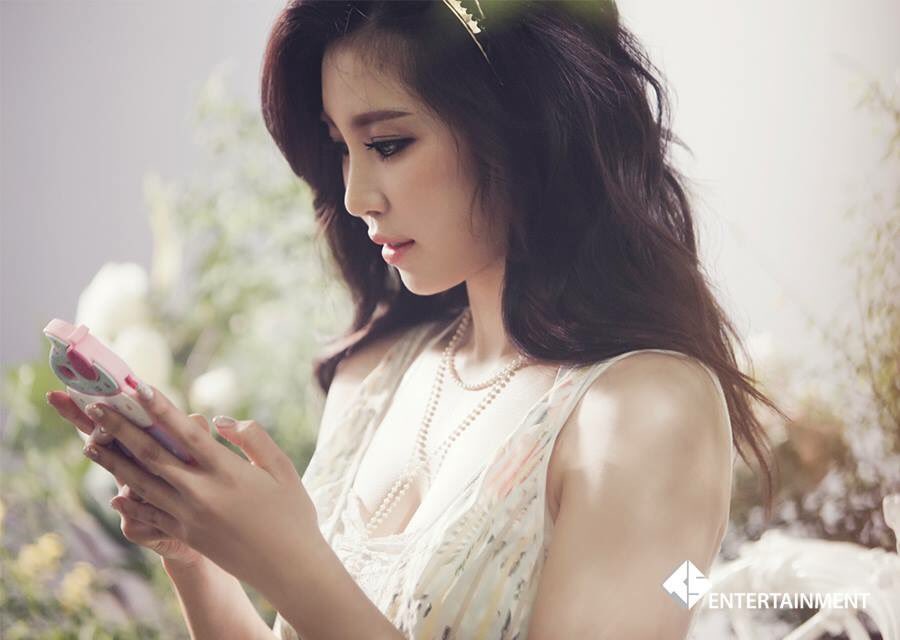 Secretimehsbot_'s tweet image. Behide the scene MV -3- #JUNHYOSEONG #COLORED