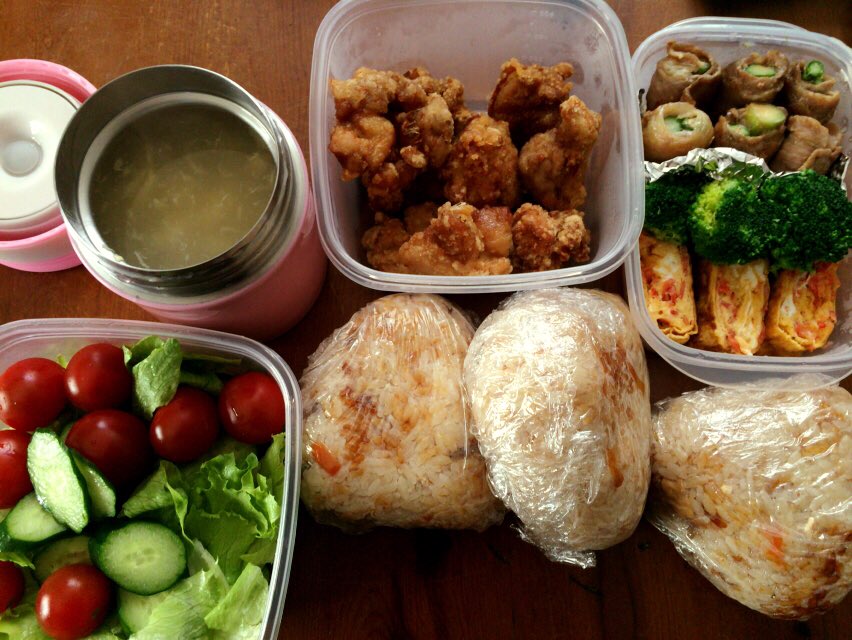 腹ペコみなみ ピクニックデート楽しかった 彼氏のためにお弁当作るとか なんかめっちゃ彼女っぽいわぁ なんか凄い女の子っぽいわ 私 T Co 0iyobrcwhg