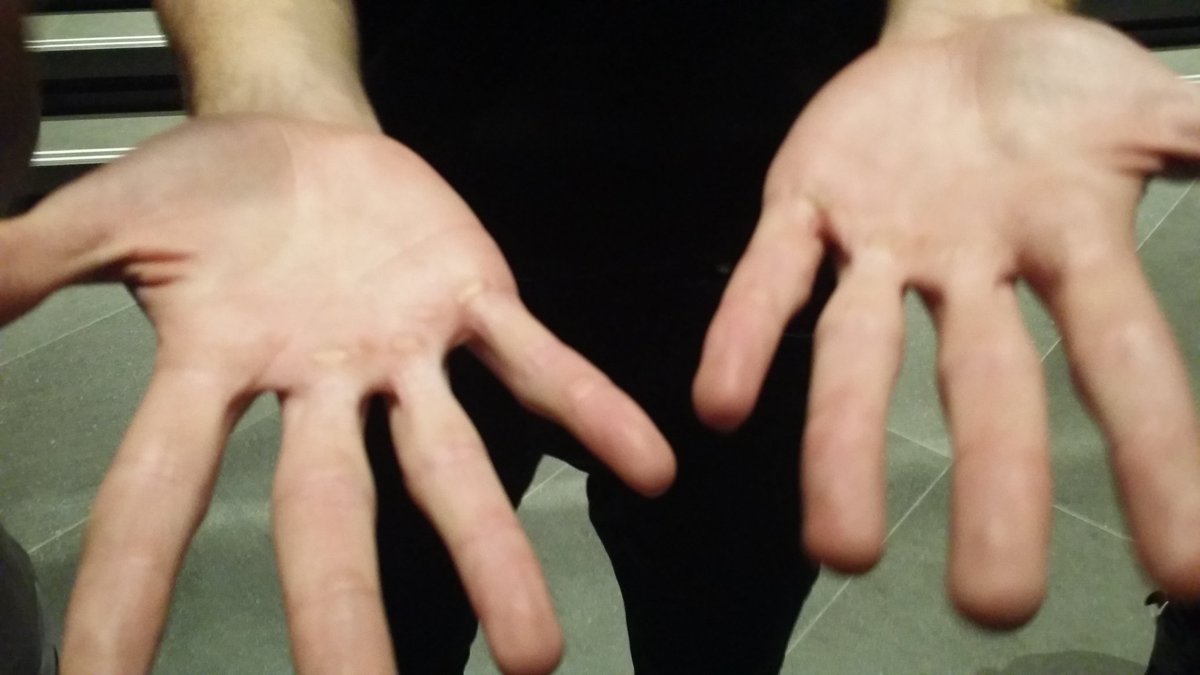 Lukasfingers's tweet photo. Hello, CELLOGIRLS,  we are a little shy, but your love encourages us. 👊 #lukasfingers #cellogod #2CELLOS @Awesesauce https://t.co/ecHdF9n5Zv