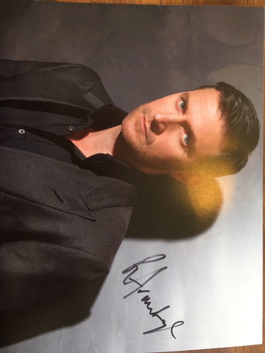 TeamDeTernay's tweet photo. We have an autograph from @RCArmitage to auction for @CybersmileHQ! Please see attached. https://t.co/nEo7TbR4WK RT https://t.co/ioP9TQ1hlr
