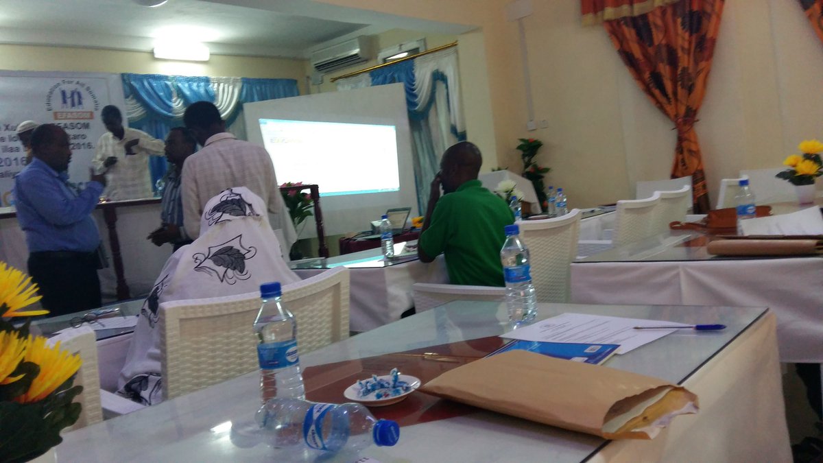 HassanIstiila's tweet photo. Taking breakfast and joks at #EFASOM consaltive meeting in #Mogadishu https://t.co/D1ylOsKtxv