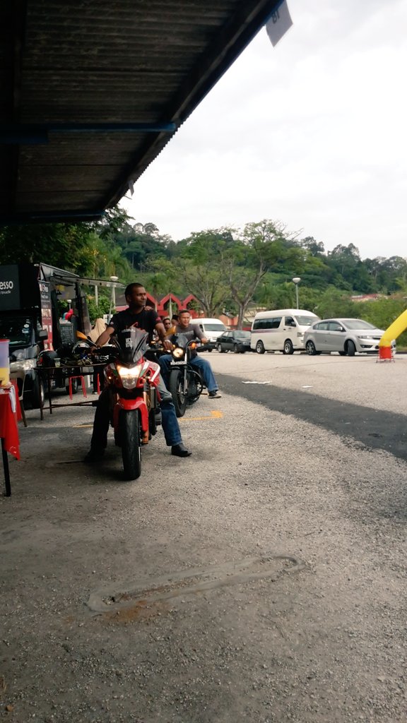 ABC_ukm's tweet photo. [LIVE UPDATE] https://t.co/HOzH7yK7LF