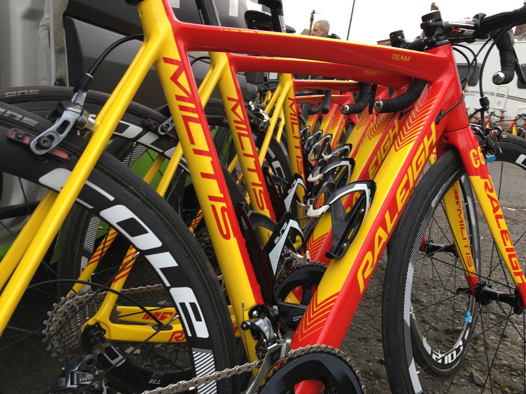 VeloUK's tweet photo. One for a very valued supporter of VeloUK, @RaleighBikes_UK The team Militis ridden by @TeamRaleighGAC https://t.co/nxp9wpIaW1