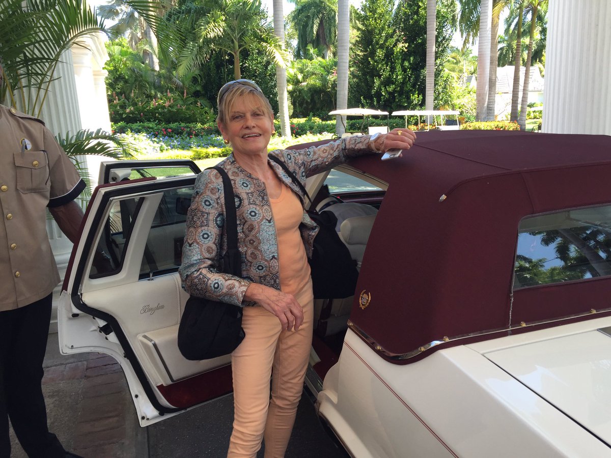 famoushotels's tweet photo. @marygostelow contemporary encyclopaedia—super-luxury @HalfMoonJamaica #Girlahead Global https://t.co/Le2NfDJZIi https://t.co/xrHk92Ho6Y