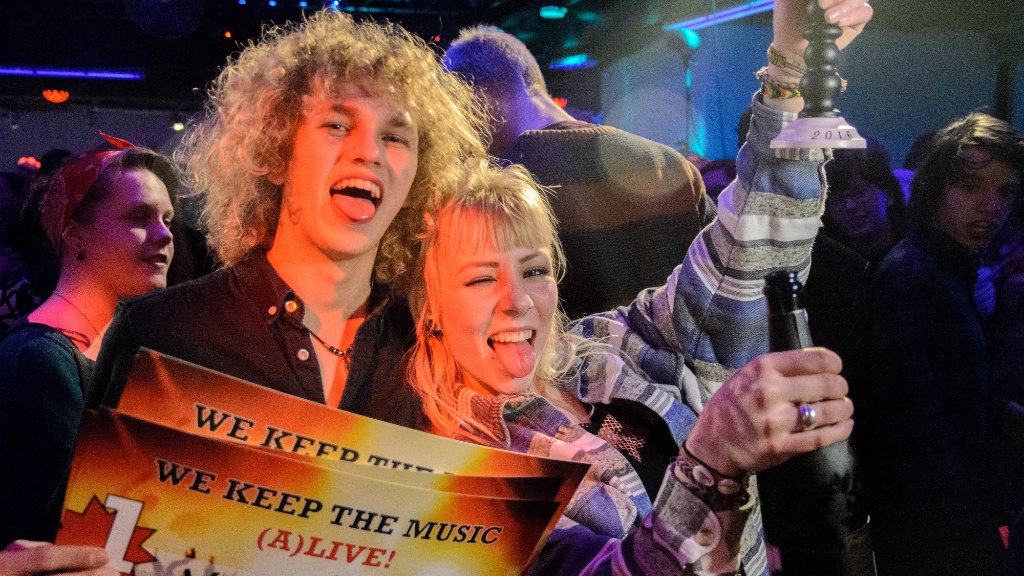 studioalphen's tweet image. Venhill wint Battle of the Bands 2016 bit.ly/1MIivza #alphen @PPAlphen @Stichting_MAX @TekstBuis