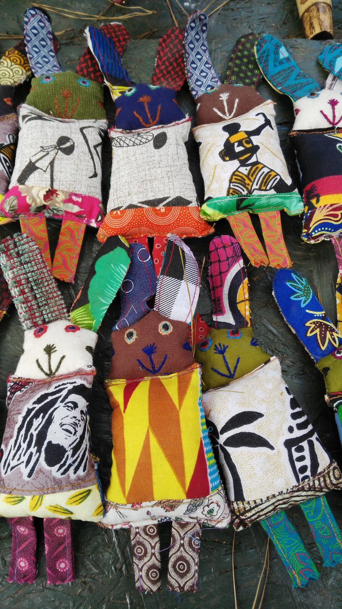 volunteercpt's tweet photo. #EasterWeekend bunny shopping @montebellodc Newlands #lovecapetown https://t.co/k4RA5OziS0