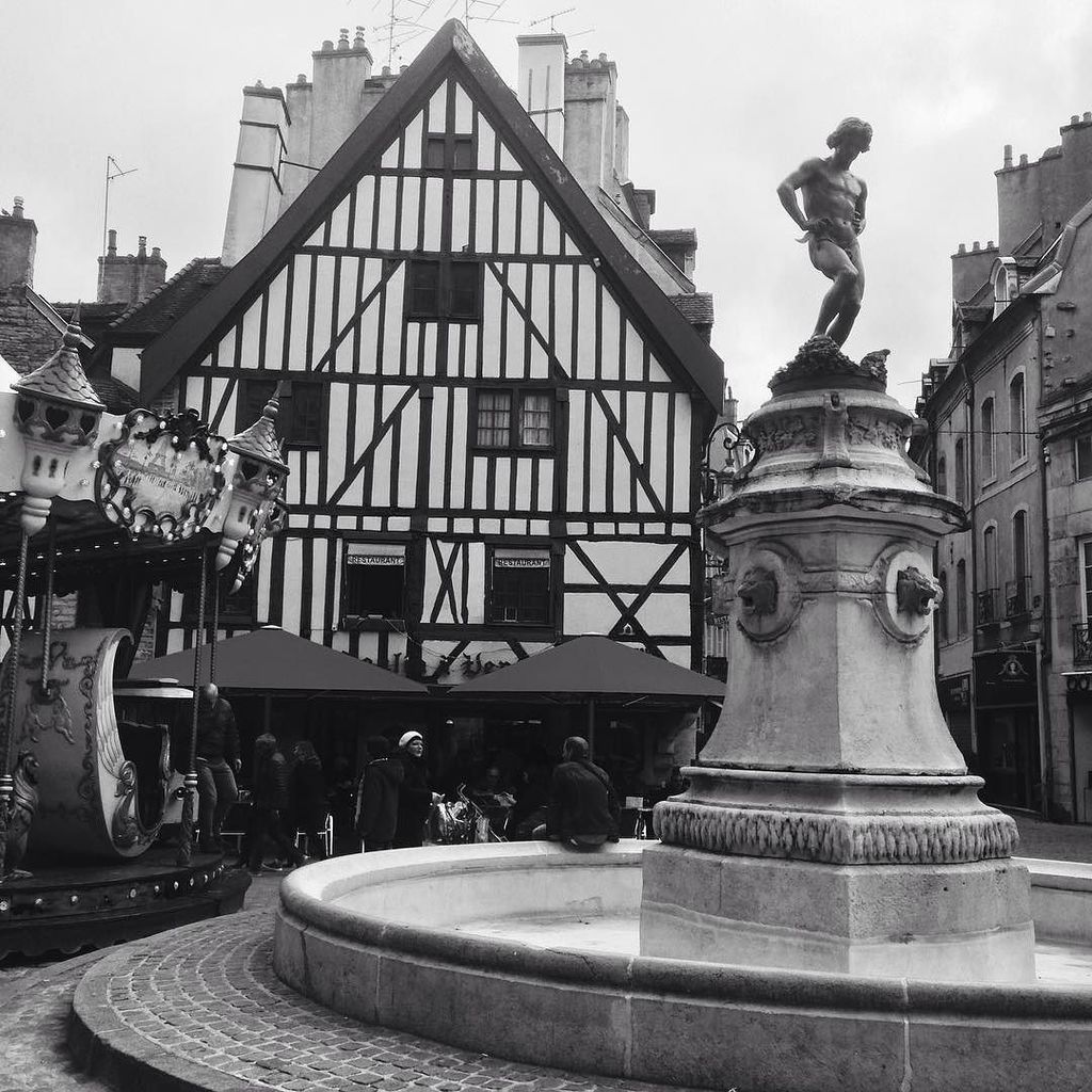 Place du Bareusai #dijon #climatsbourgogne