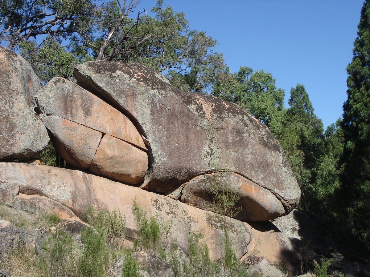 OllyAus's tweet photo. #Frog rock near Mudgee, onward to Hill End then #Bathurst. Did a couple of laps of stunning #MountPanorma circuit https://t.co/rDzbWMvmHS