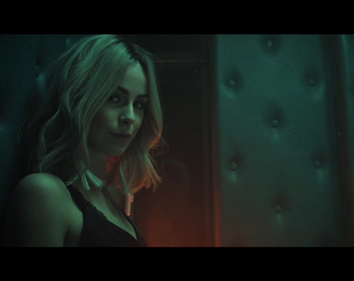 ViDanTran's tweet photo. I like this shot!😍  @Lenas_view #btmm @bntb_agency what do you think? 😁😁 music video https://t.co/gWzfg1EDbj https://t.co/oj3ev9FnVx