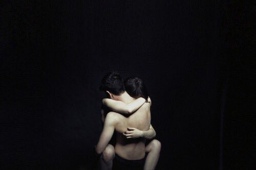 songhues's tweet photo. wRoNg // ZAYN https://t.co/WUXxxDulYw
