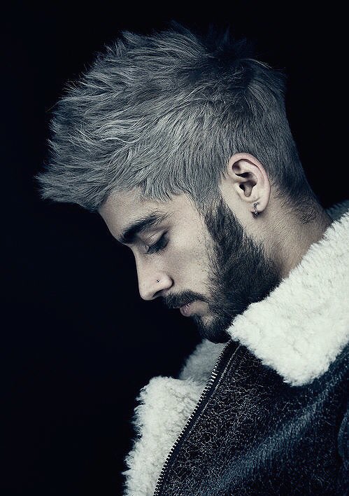 songhues's tweet photo. wRoNg // ZAYN https://t.co/WUXxxDulYw