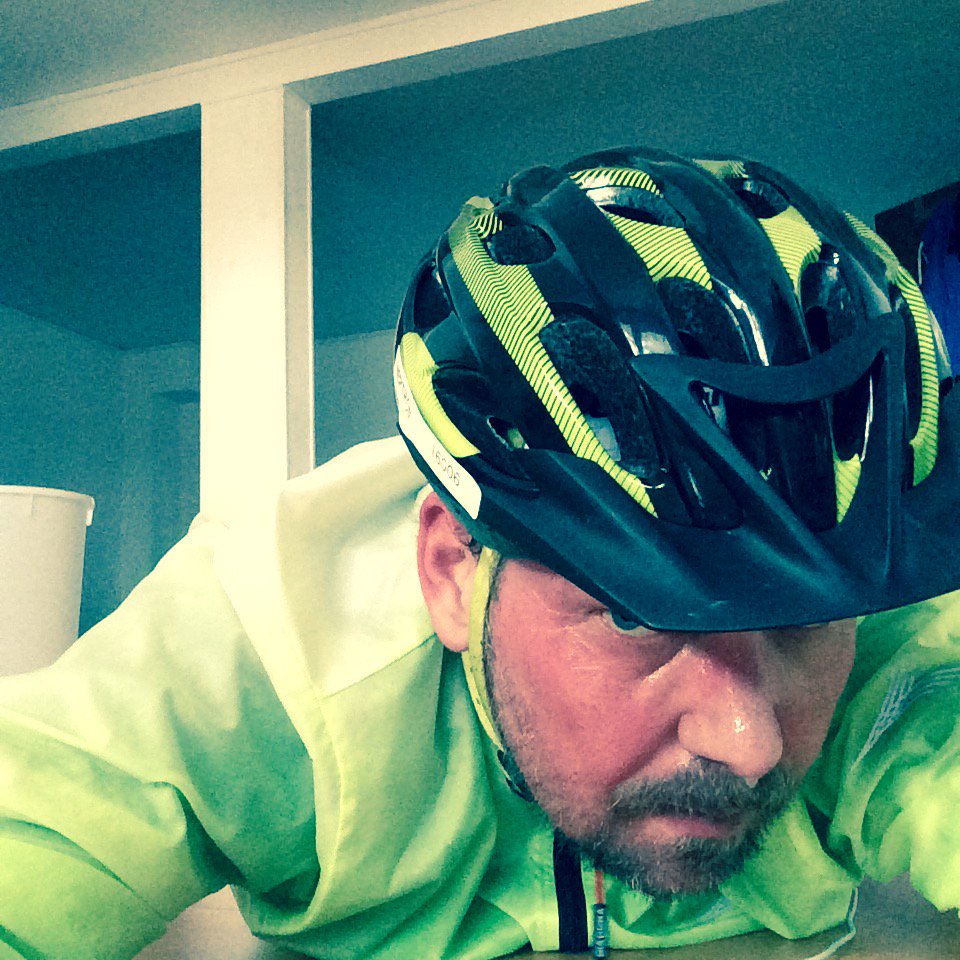 Jocke_And's tweet photo. Jag.tänker.aldrig.cykla.igen
#soppatorsk https://t.co/9FZlzfDAwN