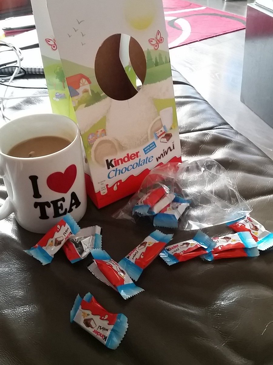 nanrebel's tweet photo. Have a long ass day tomo with work so today is my #EasterSunday !! Hmm #chocolate #goodbyelent π·π·π«π«ππ https://t.co/uZ7Cg07QAy