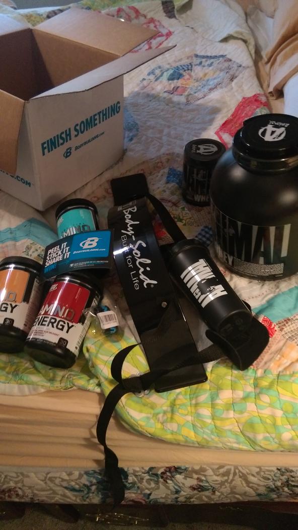 gritts80's tweet photo. Thank you @Bodybuildingcom for the super fast shipping and the free bracelet big shout out to these guys #gainz https://t.co/rdTynXs1wX