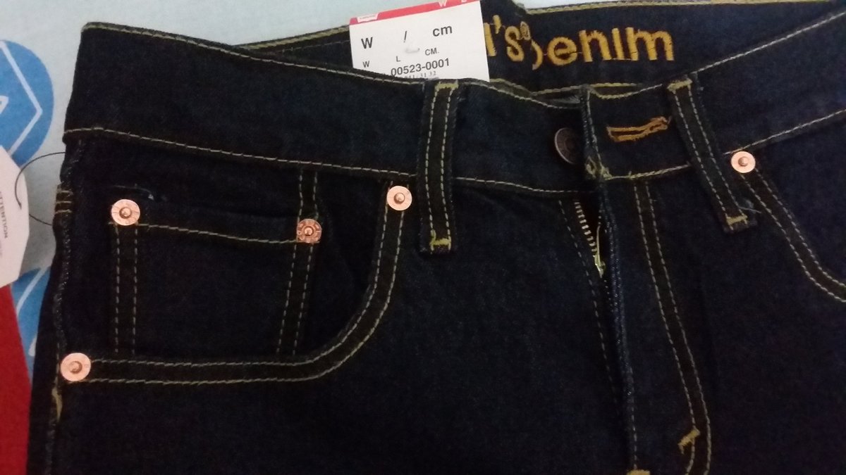 Headhunter_IDN's tweet photo. Restock Celana Jeans Levis Murah Original IDR 170k, size 28-33, via JNE. #jeansmurah CP : 082138197446/573D9A18 https://t.co/Y4d1IVeuBg
