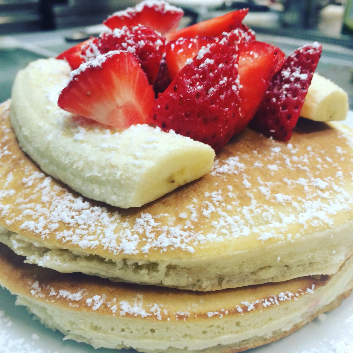 PrannaNYC's tweet photo. Who's ready for brunch?! 😍 #pancakes #freshfruit #yum https://t.co/DKfzRiHtDK