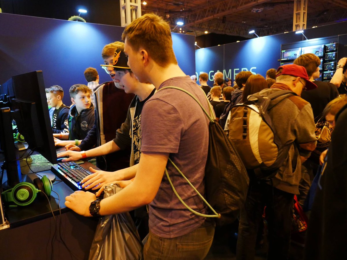 Razer's tweet photo. Photos from #i57 day 1 are up! Check them all out here https://t.co/F8CXnqldc6 https://t.co/v5cSJx4mi7