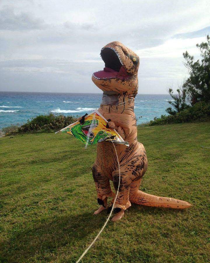 DaRealestLav110's tweet photo. LMAO just why RT @BERMEMES: Bermudians buh...lol #Bermuda #Bermudians #bermemes #goodfridee https://t.co/N6lfxbSlG6 https://t.co/7HH2gOumrq