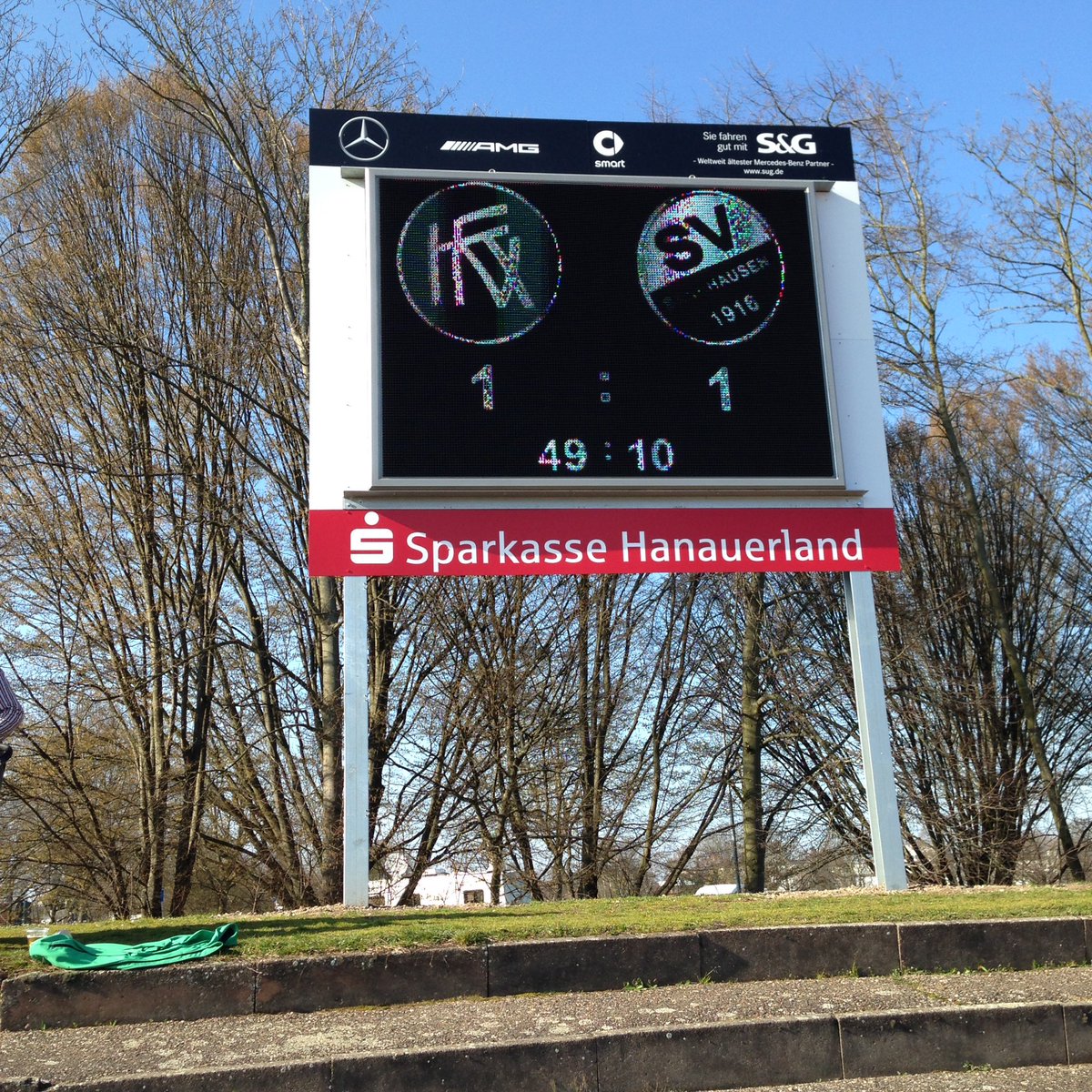 Jonnoh26's tweet photo. Video-Anzeigetafel in der 5. Liga? Kann mein Heimatverein... #Oberliga #KehlerFV https://t.co/bn8ZzOtdSf