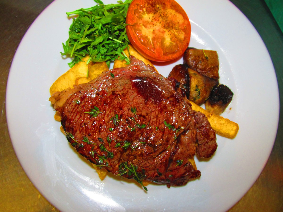 Just a few of the amazing meals we serve up. Why don't you come along and try a few
#food #eat #steak #fishandchips