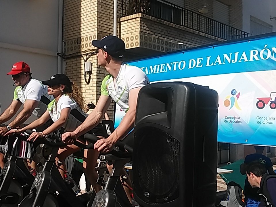 OpenLanjaron's tweet photo. El espectáculo del spinning ya está en marcha #openexperience https://t.co/rU9oKsPFqH