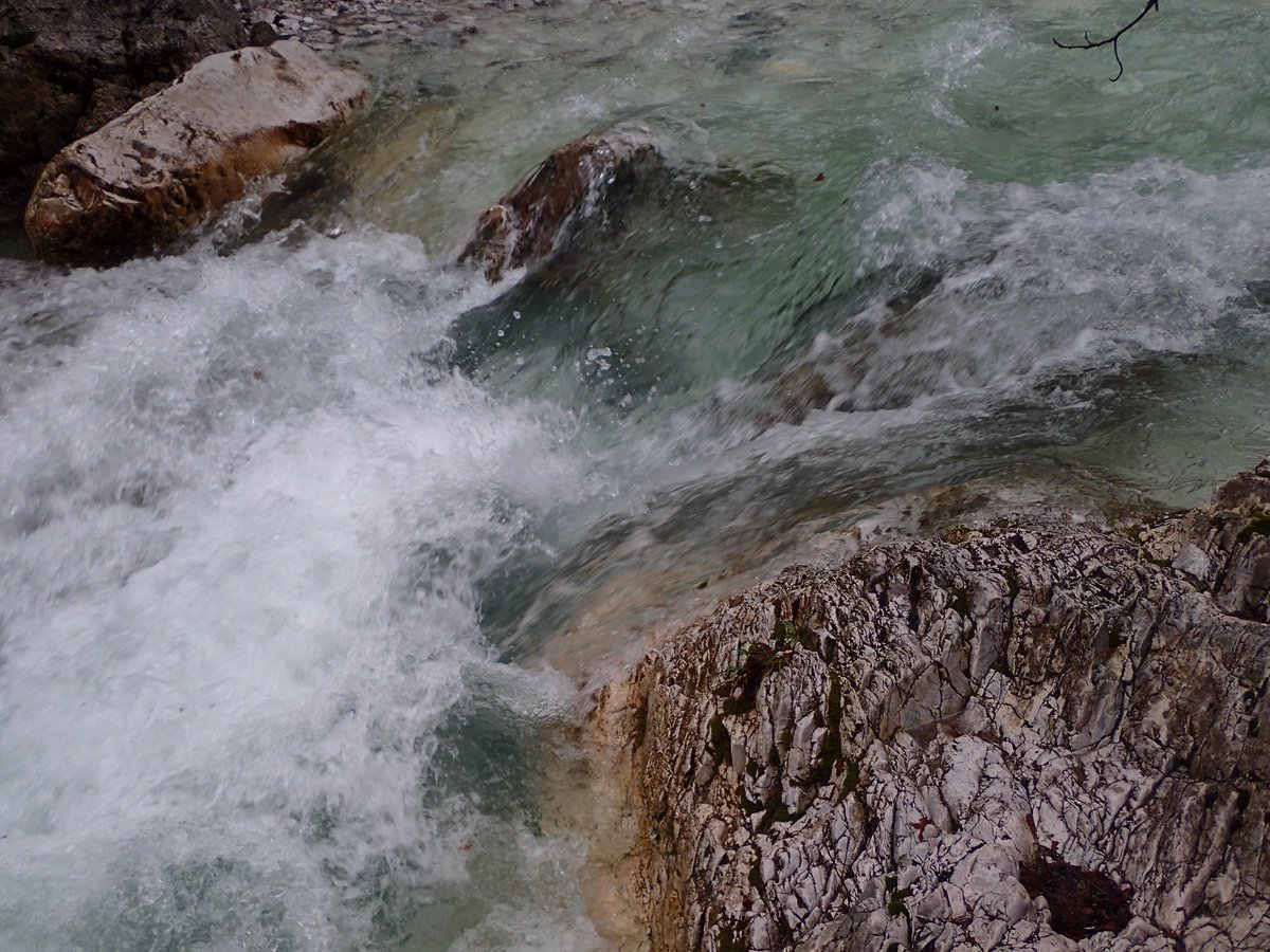 Provocolate's tweet photo. Hiking in Greece- hidden destinations, secret season #almopia #interreg @VisitGreecegr
 https://t.co/CWnZURcYTz https://t.co/Qoc7qxlCHz
