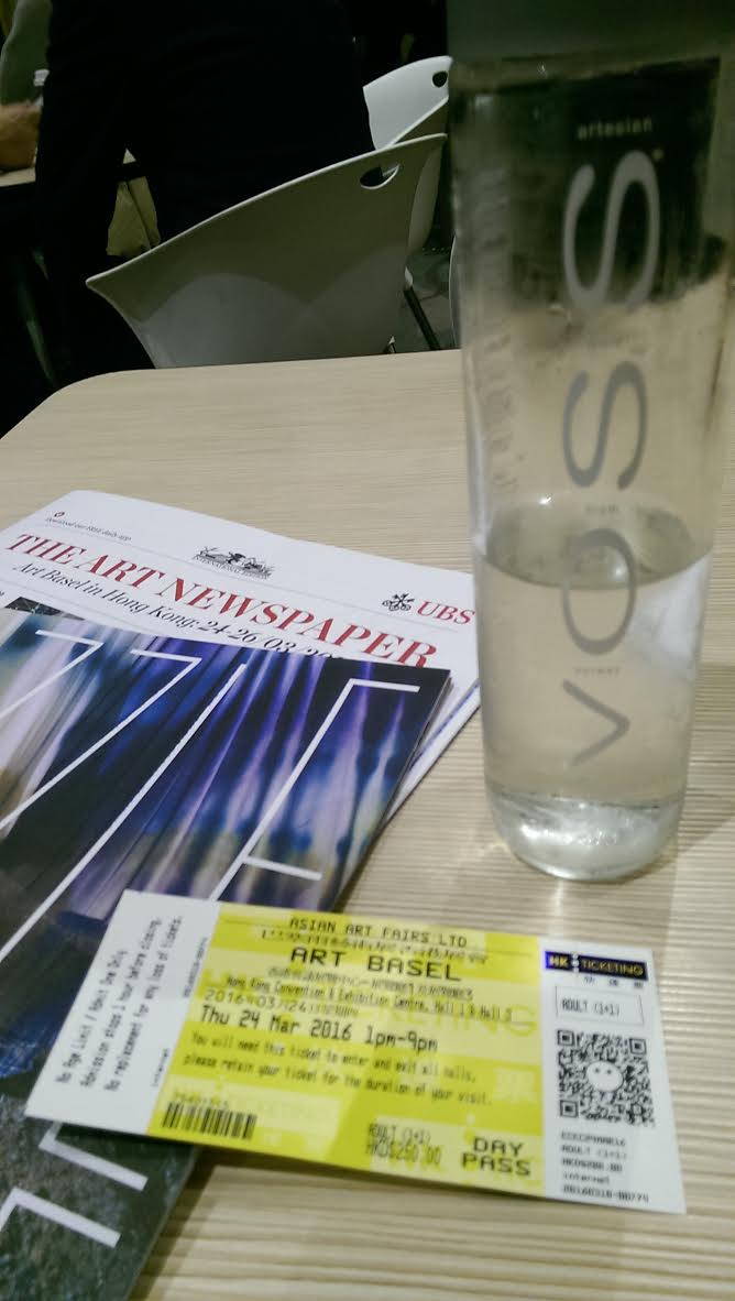 _JasperVoss's tweet photo. Heaven! #ArtBaselHK @vosswater Like they were expecting me in #HongKong ! https://t.co/cjd3zfLZCF