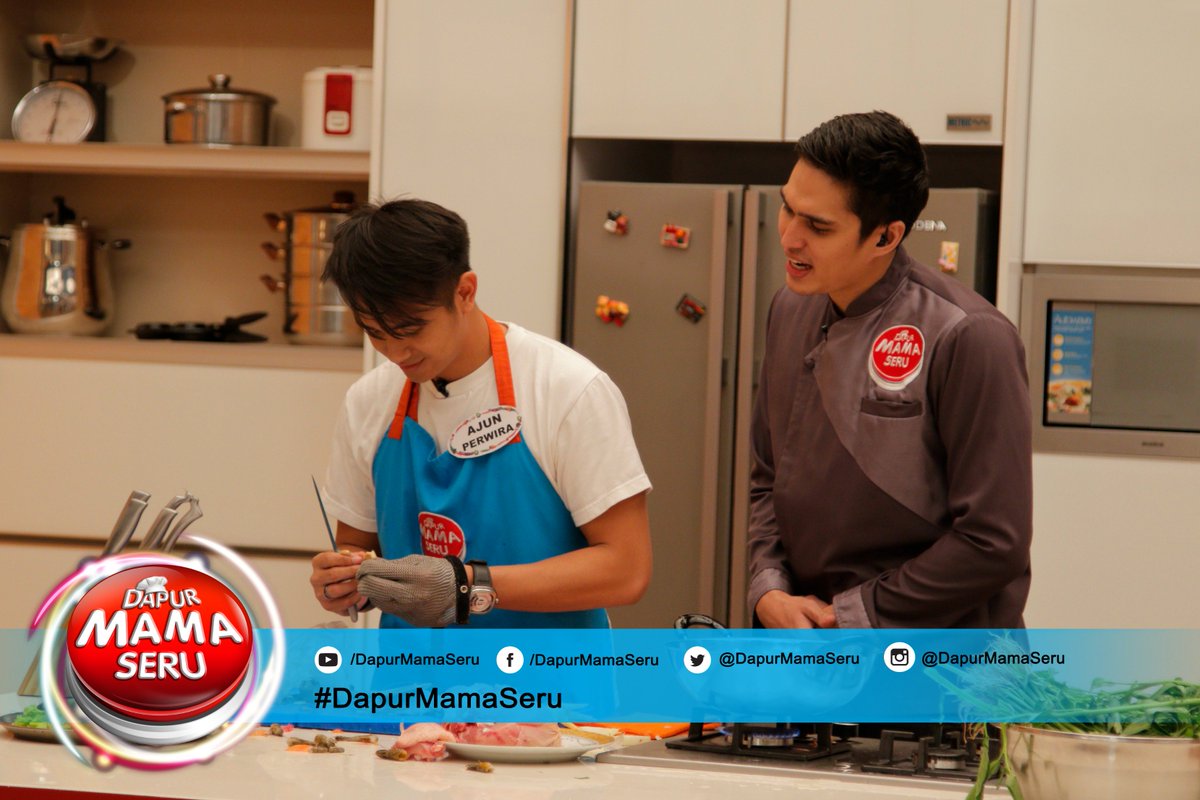 Bisa gak nih <a href="/AjunDangerous/">AJUN PERWIRA</a> ngupas bawangnya? Ntn #DapurMamaSeru BESOK jam 11 Siang di <a href="/whatsonANTV/">ANTV</a>