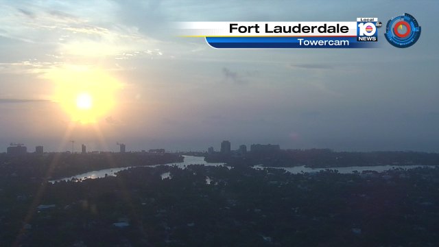 Beautiful #sunrise over Fort Lauderdale! Currently 73° @JenniferLocal10 has your weekend forecast. Join us! https://t.co/cOHHUhMAUU