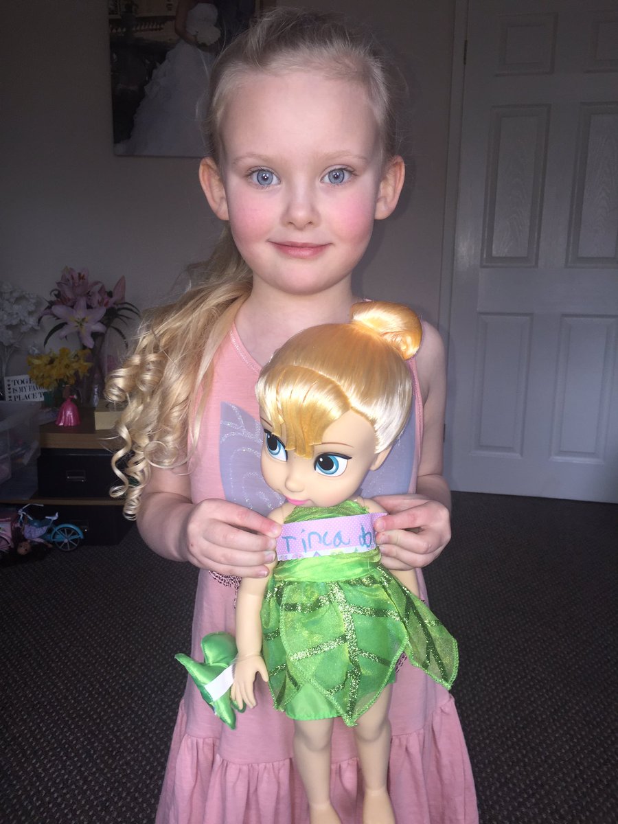 emmalouprincess's tweet photo. Mollie rose ready for tinkerbell 😍@clairesimmo 🌟 #panto #peterpan https://t.co/djrROurM5e