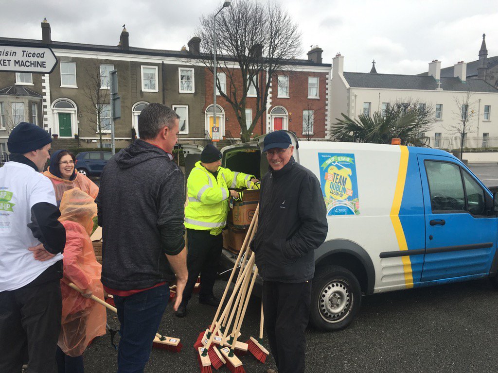 Great atmosphere #teamdublincleanup @clontarfIE