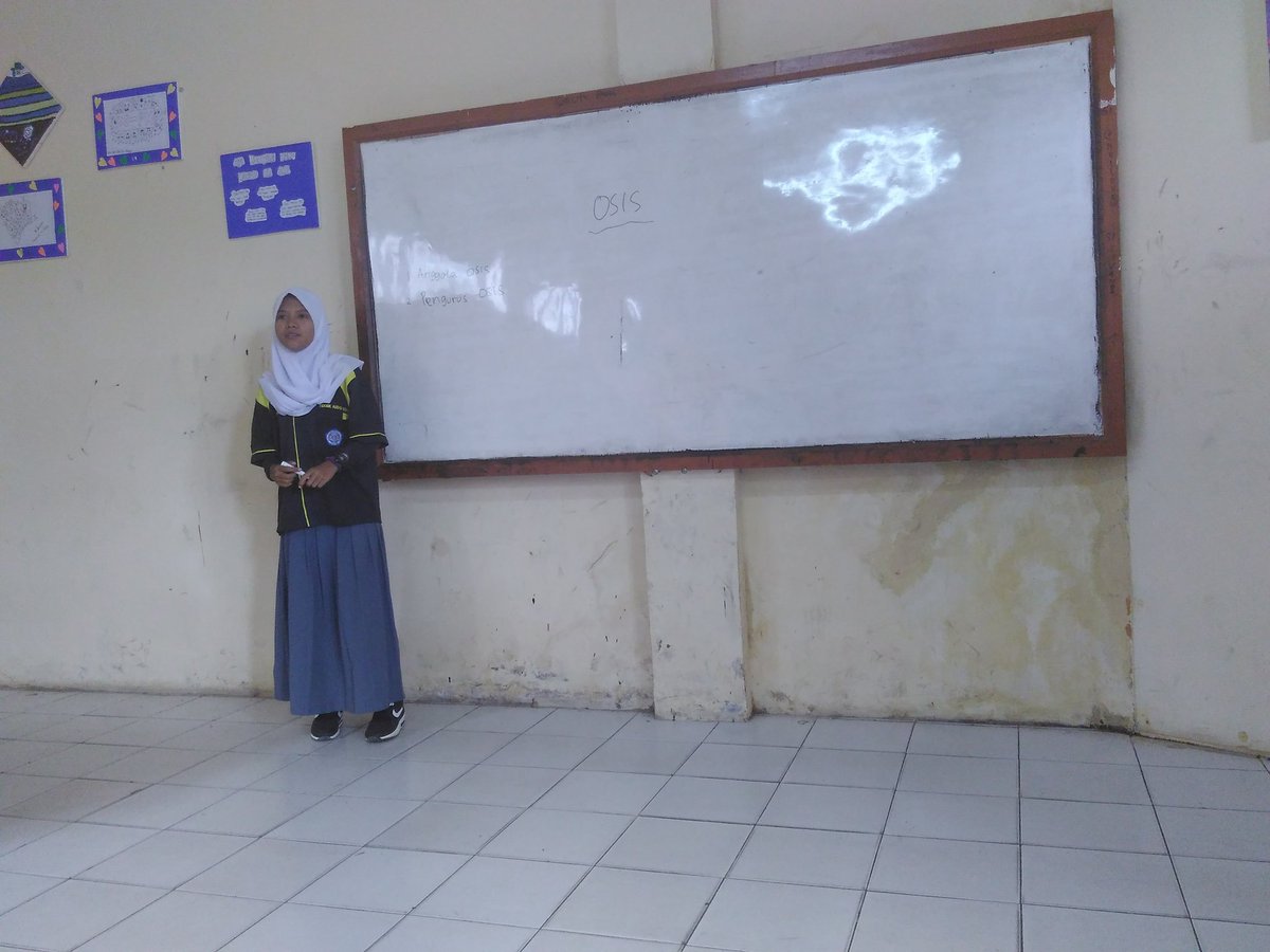 Foto ketua osis ketika sharing di tentang OSIS di SMK LPPM RI KOTA BANDUNG 😊 <a href="/Mazedhy/">Edy Purwanto</a> <a href="/smkn4bdg/">SMK Negeri 4 Bandung</a> <a href="/tari_pramanik/">Tareee</a>