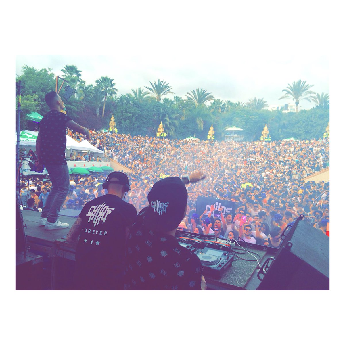 CHILDSPLAY's tweet photo. TENERIFEEEE ❤️❤️ #ilovemusicfestival @FarraWorld https://t.co/OG4Fpd3vFS