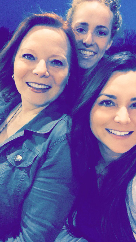Corum100's tweet photo. Me and my girls https://t.co/CUALrIX7Yj