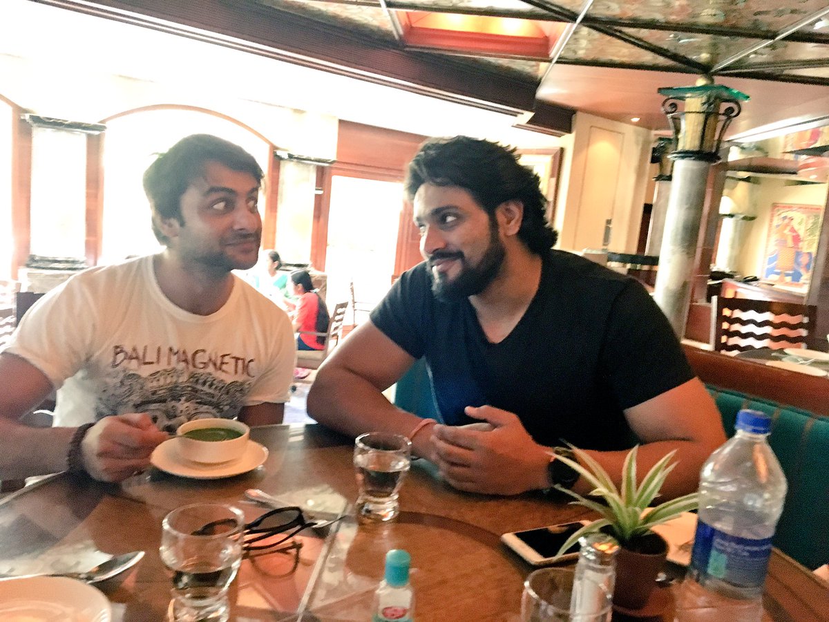 Shaheer_S's tweet photo. A day with the brothers.. 🙏😊 👬🚶 https://t.co/AhVEqxDUHg