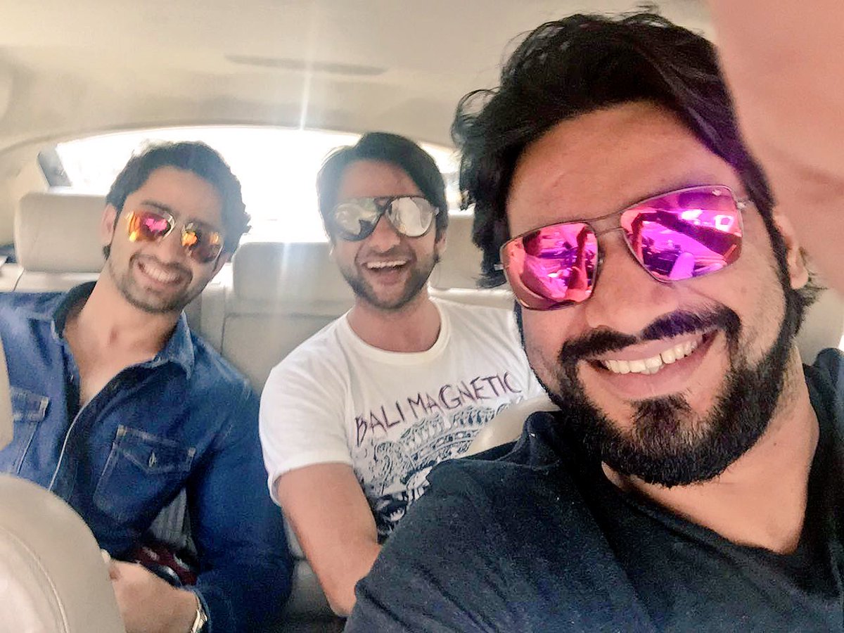 Shaheer_S's tweet photo. A day with the brothers.. 🙏😊 👬🚶 https://t.co/AhVEqxDUHg