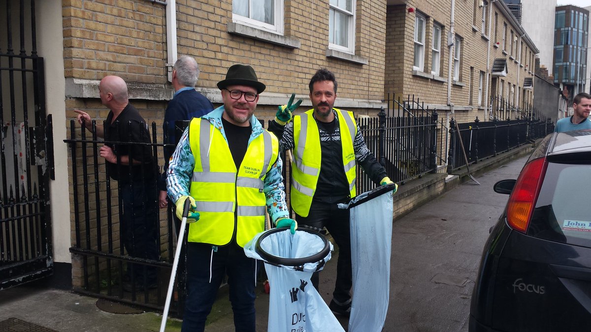 #teamdublincleanup out in force at montpelier hiĺl