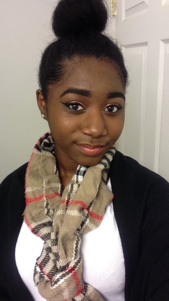ChicBeautyB's tweet photo. Tip: Groomed brows, &amp; eye makeup enhances looks. Let your natural brows show, don't arch them thin as thick is IN! https://t.co/U1YGZwDUvT