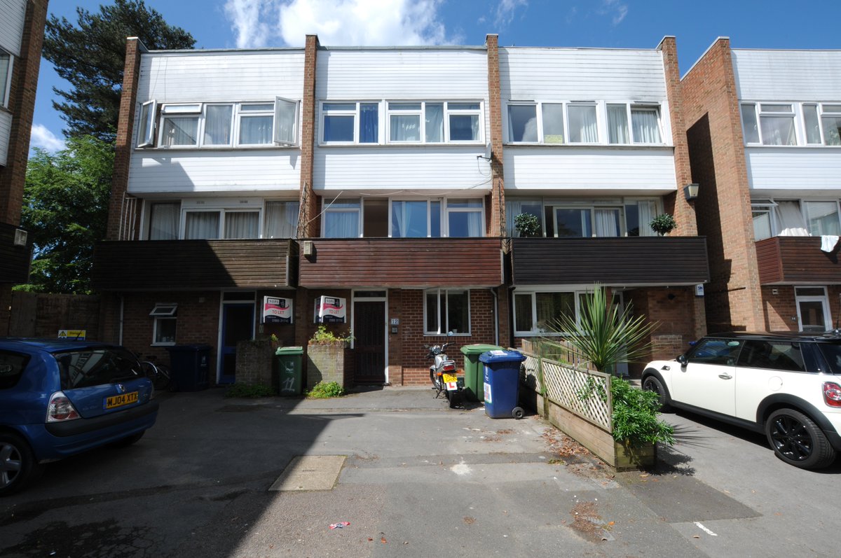 NOPSSTUDENTLETS's tweet photo. ANOTHER PROPERTY LET! #Oxford #Property #Student #Lettings https://t.co/xllSg8XcUo