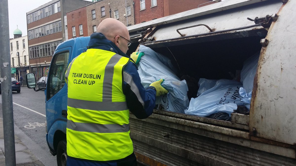 Great work done in Thomas Street this morning for #teamdublincleanup <a href="/TeamDubCleanup/">Team Dublin Cleanup</a> <a href="/DublinTown/">DublinTown</a>